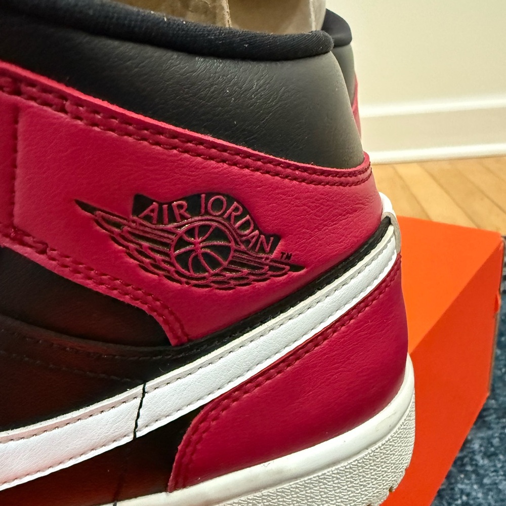 Air Jordan 1 Mid "Noble Red" sneakers - Mens 8; Women’s 9.5 - Picture 3 of 7